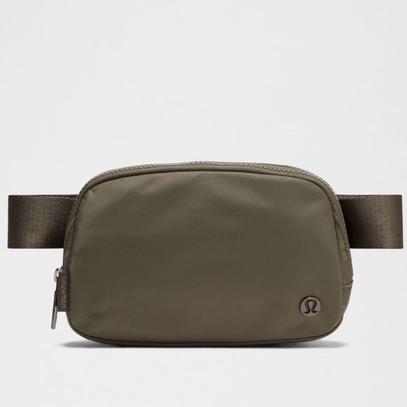 lululemon athletica Handbags - Lululemon Everywhere Belt Bag